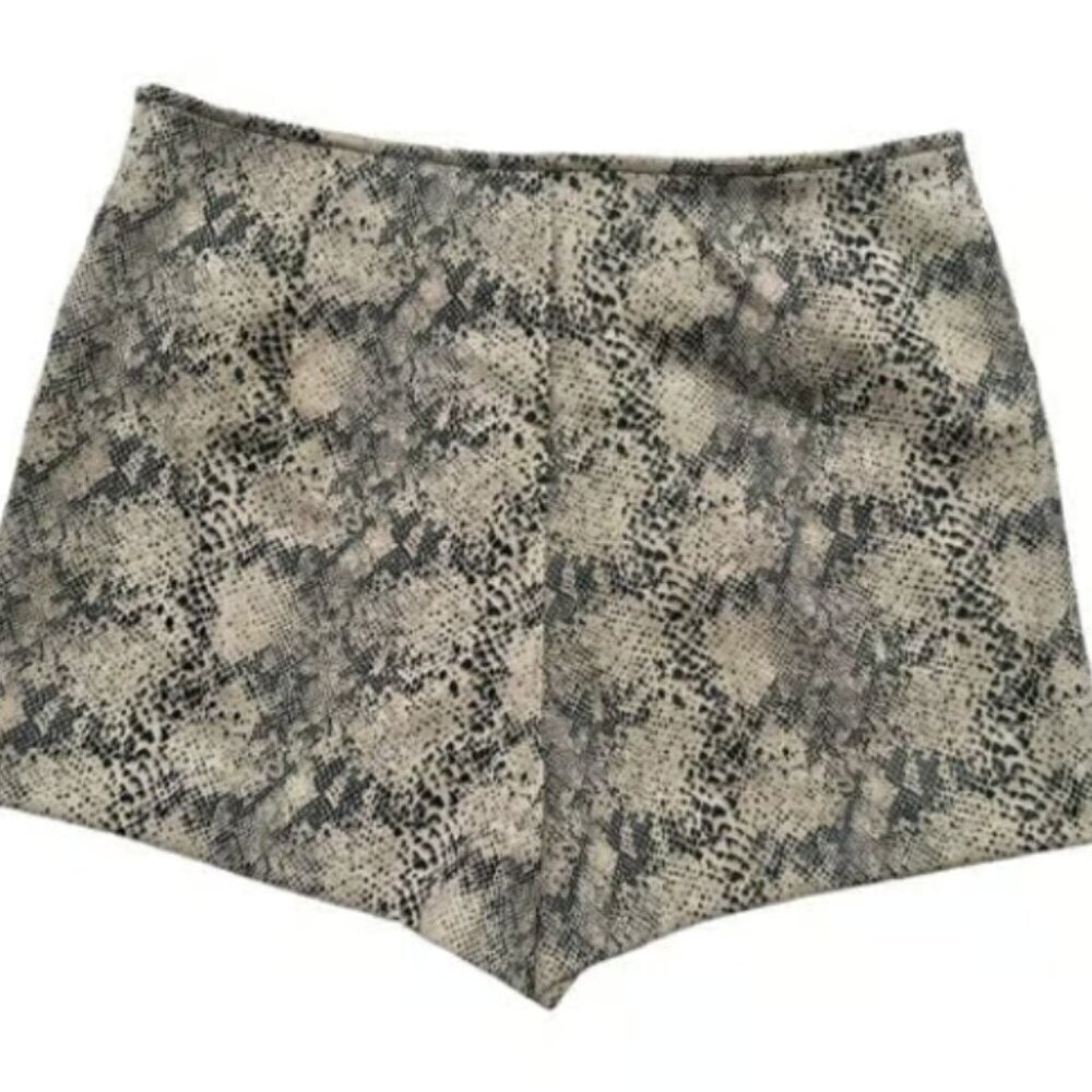 She + Sky Snake Skin Shorts - Size Large - Picture 2 of 8